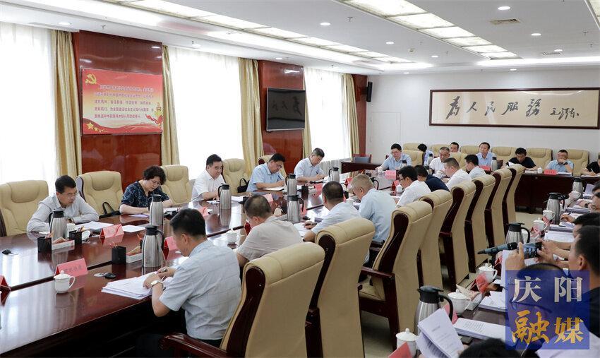 黃澤元與駐慶央企、金融機構(gòu)、市屬國有企業(yè)和民營企業(yè)負責人座談